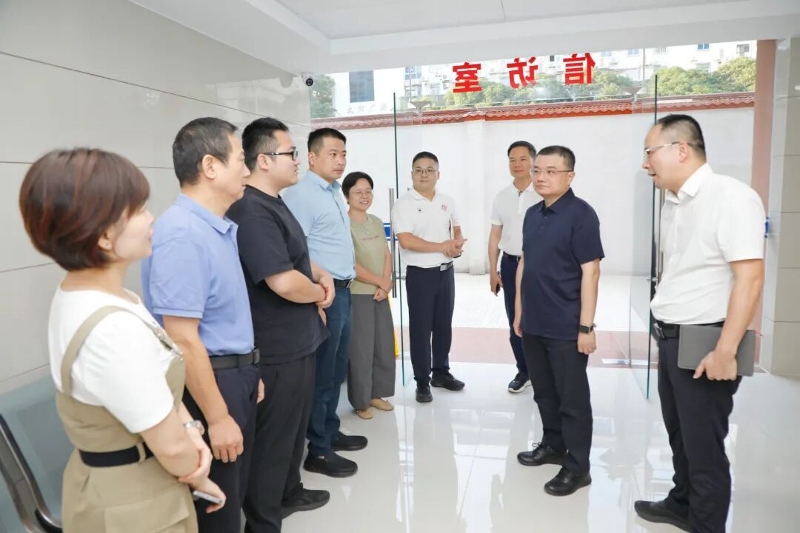 省自然资源厅党组书记、厅长黄立峰调研信访工作